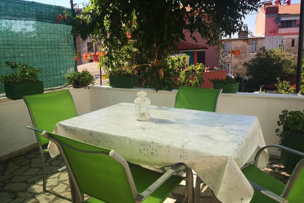 Apartmán Casa Di Nonna Pina, Kuca U Blizini Arene Pula Exteriér fotografie
